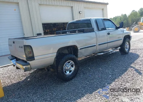 1999 Dodge Ram 2500 St from USA, damaged, VIN 1B7KF23Z7XJ652602